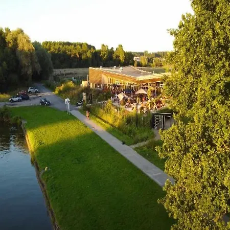 Romantic Hideaway In Woods Semesterbostad Antoing